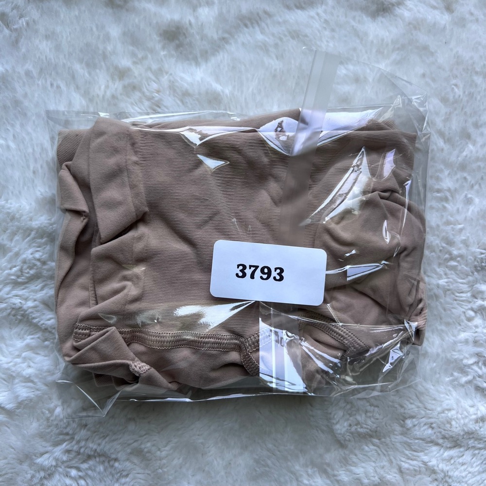 SKIMS Seamless Sculpting Mid Thigh Short High Waist Tan Nude Size Large NWOT - Picture 8 of 8